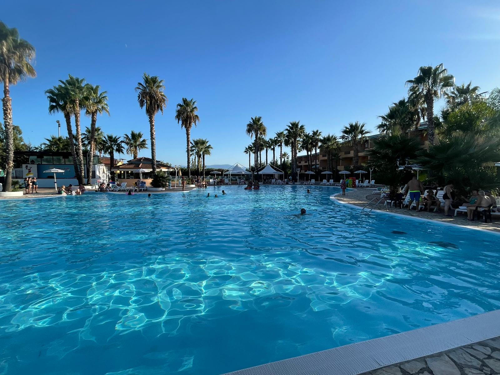 Piscina costa hotel sybaris