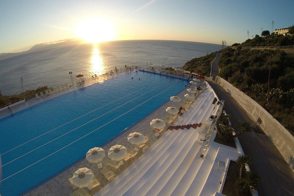 Perla del Golfo Resort