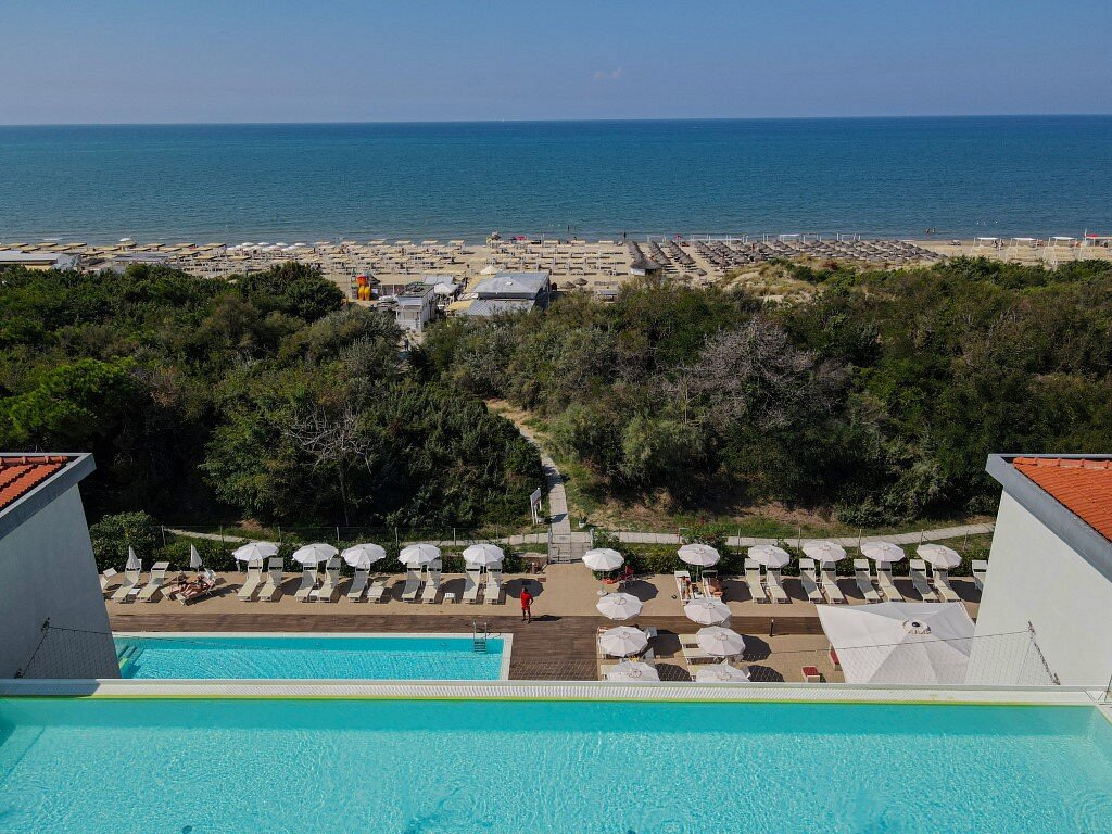 toscana charme resort panoramica infinity pool